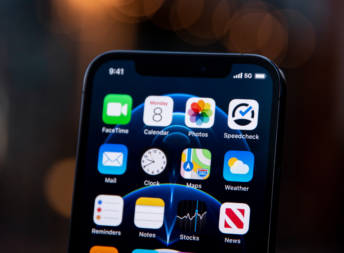 宜宾苹果手机维修分享为什么 iPhone 12 在冬季会自动关机 