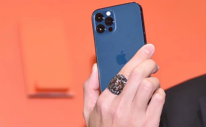宜宾苹果手机维修分享iPhone12系列重启方法教程 